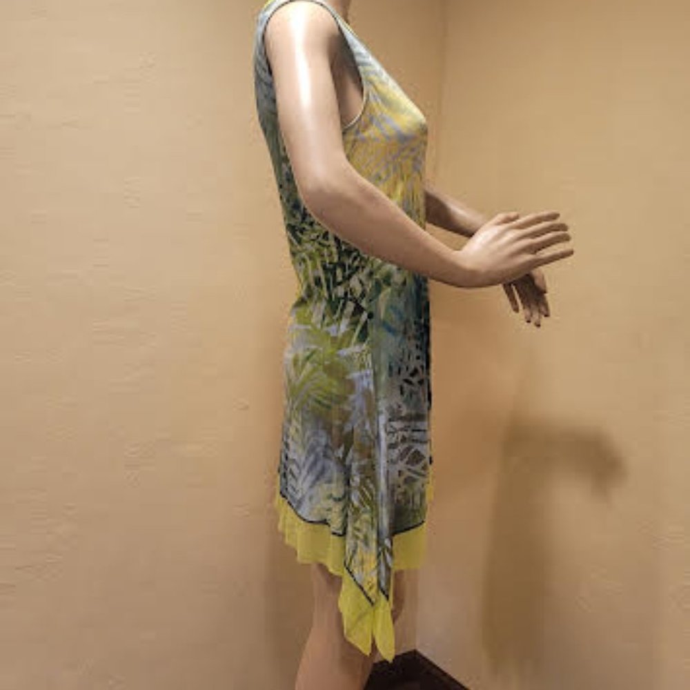 Cupio wome's sleeveless soft light weight striking tropical pattern - Small - Picture 3 of 8